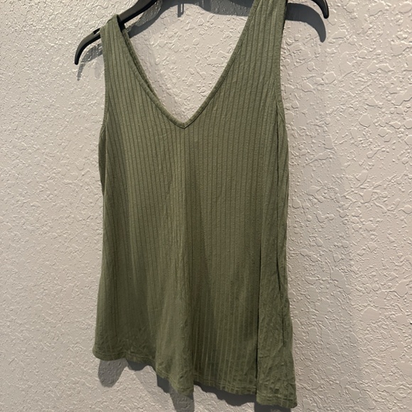 Green Ribbed V Neck Tank Top - Size XS - Picture 2 of 6